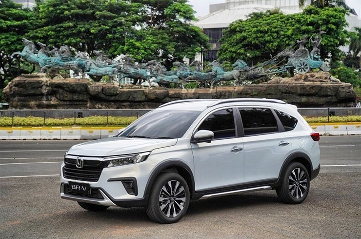 Giá xe Honda BR-V lăn bánh tháng 12/2023, giảm 50% LPTB