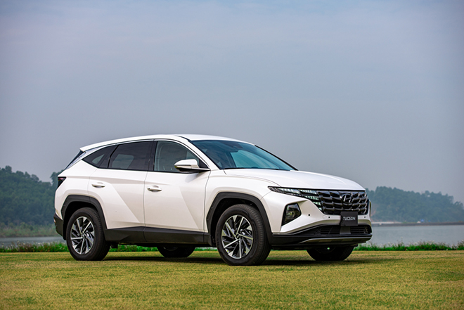 Giá xe Hyundai Tucson niêm yết và lăn bánh tháng 7/2022