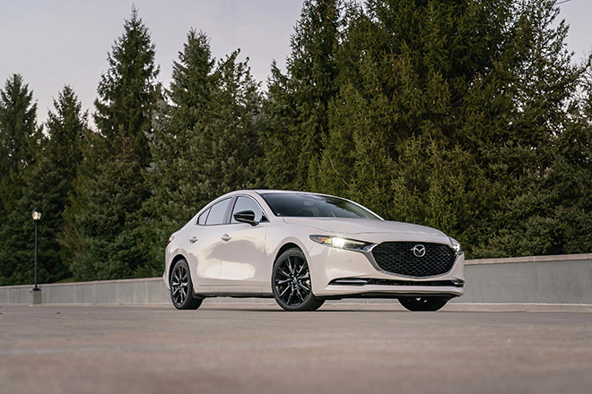 Giá xe Mazda3 niêm yết và lăn bánh tháng 6/2022