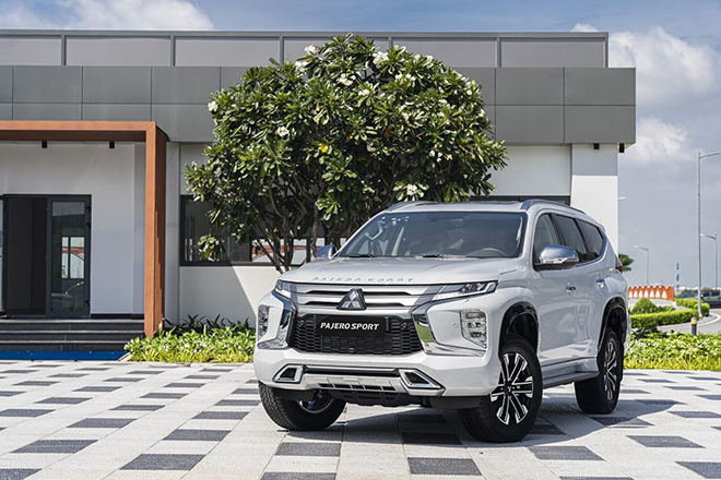 Giá xe Mitsubishi Pajero Sport lăn bánh tháng 7/2022