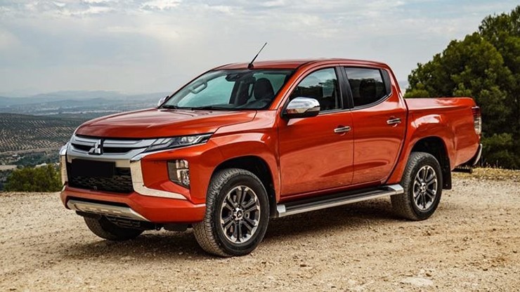 Giá xe Mitsubishi Triton lăn bánh tháng 11/2023, hỗ trợ 100% LPTB