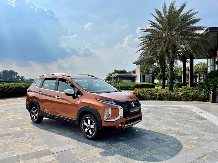 Giá xe Mitsubishi Xpander Cross lăn bánh tháng 8/2022, tặng Camera 360