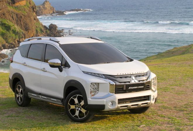 Giá xe Mitsubishi Xpander Cross tháng 1/2022, hỗ trợ 50% LPTB và quà tặng