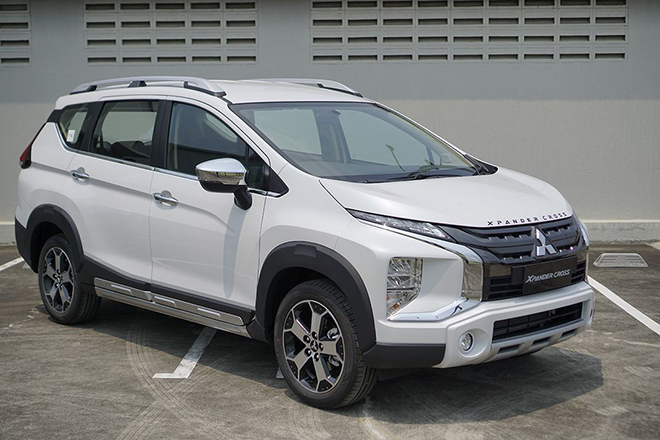 Giá xe Mitsubishi Xpander Cross tháng 11/2021, hỗ trợ 50% LPTB và quà tặng