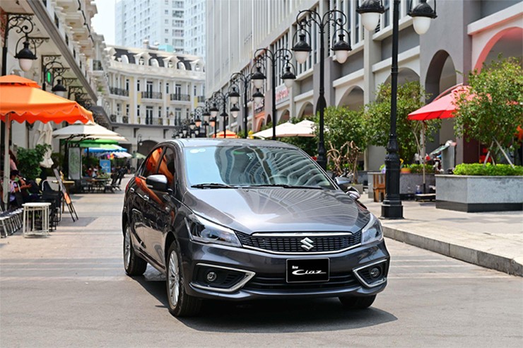 Giá xe Suzuki Ciaz niêm yết và lăn bánh tháng 12/2023