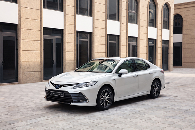 Giá xe Toyota Camry lăn bánh tháng 1/2022