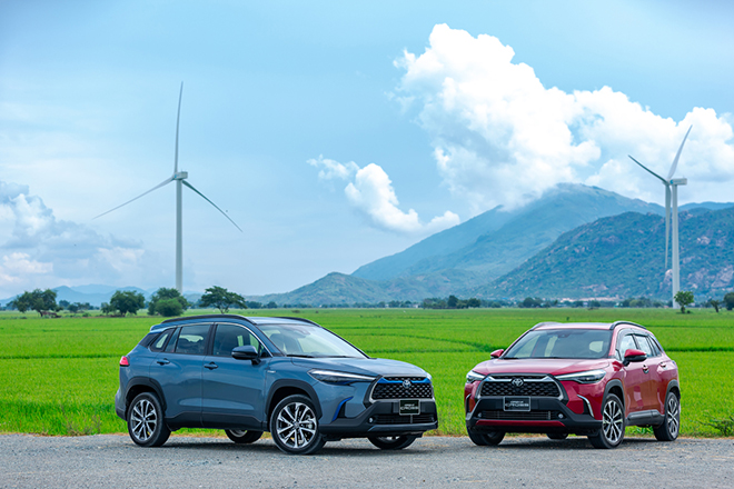 Giá xe Toyota Corolla Cross niêm yết và lăn bánh tháng 6/2022