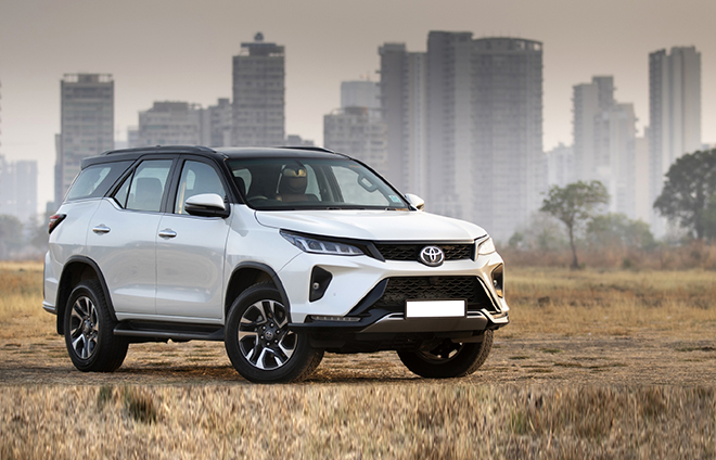 Giá xe Toyota Fortuner niêm yết và lăn bánh tháng 6/2022