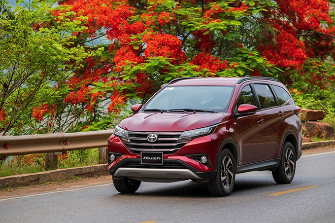 Giá xe Toyota Rush lăn bánh tháng 11/2021, ưu đãi 30 triệu đồng phí trước bạ