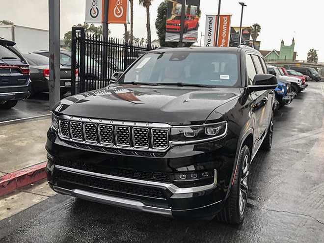 Hàng độc Jeep Grand Wagoneer nhập tư nhân sắp về Việt Nam