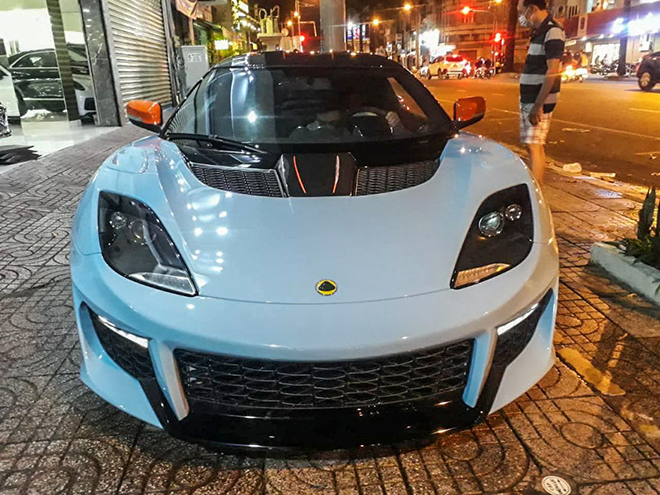 Hàng độc Lotus Evora GT xuất hiện trên đường phố Việt