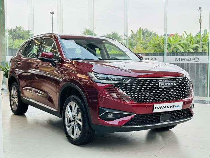 Haval H6 HEV điều chỉnh giá niêm yết giảm 110 triệu đồng