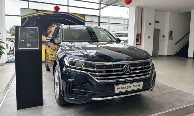 Volkswagen Touareg giảm giá 400 triệu đồng