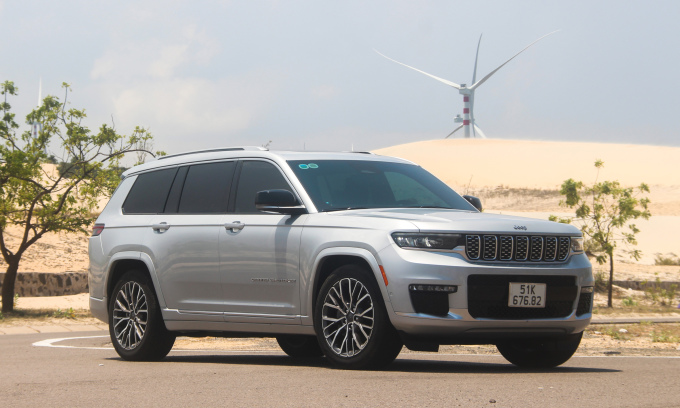 Triệu hồi xe Jeep Grand Cherokee lỗi trục lái