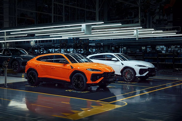 Lamborghini Urus SE chào sân các đại gia Việt với giá bán gần 14,8 tỷ đồng