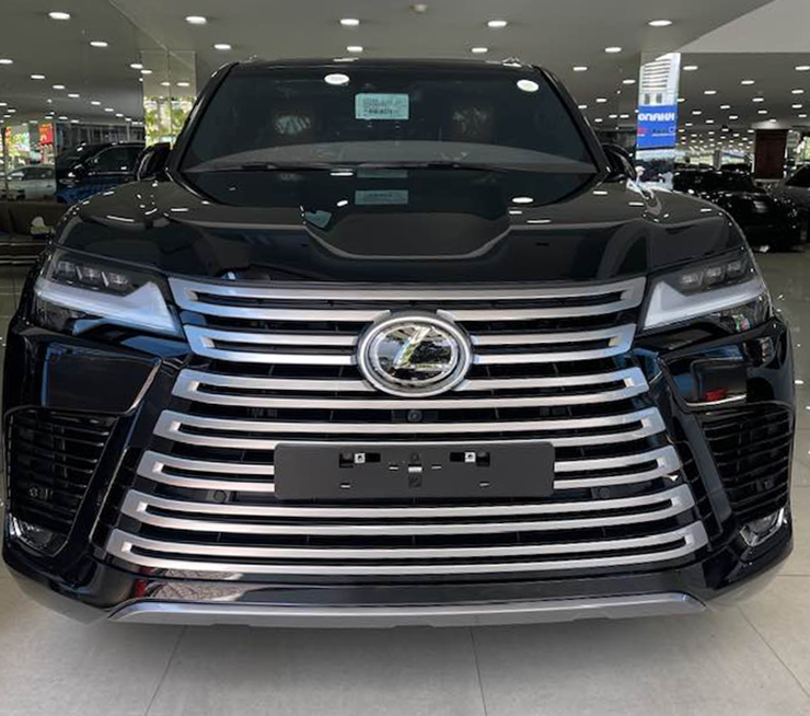 Lexus LX600 phiên bản 4 chỗ tiếp tục về Việt Nam