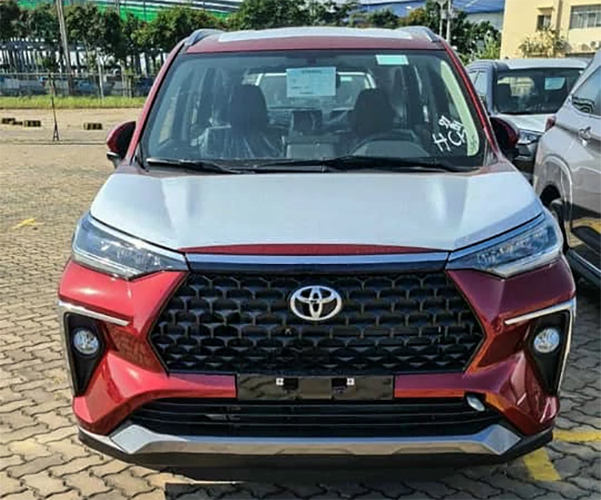 Lô xe Toyota Veloz và Avanza thế hệ mới có mặt tại Việt Nam