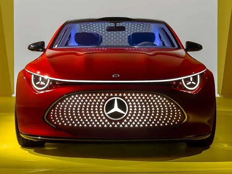 Mercedes-Benz CLA được làm mới thành xe tương lai