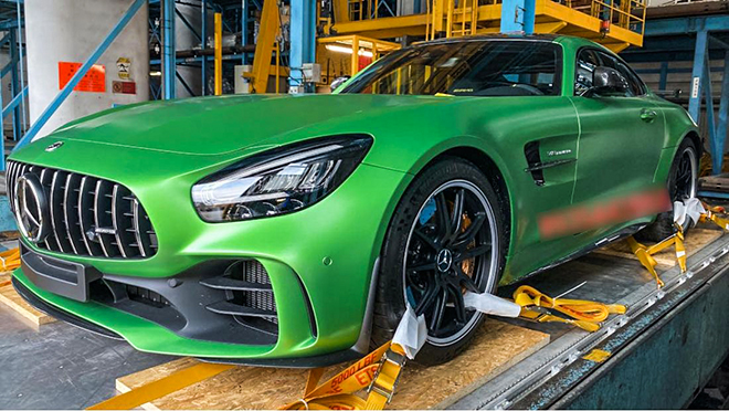 Mercedes-AMG GT R màu lạ sắp có mặt tại Việt Nam