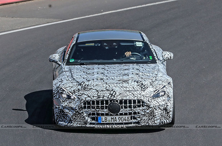 Mercedes-AMG GT thế hệ mới chạy thử nghiệm trên phố