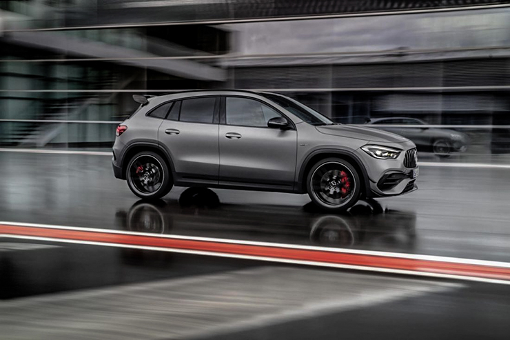 Mercedes-Benz Việt Nam công bố giá bán dòng xe AMG GLA 45