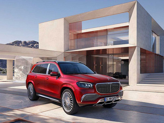 Mercedes-Maybach GLS 600 vừa nhún nhảy vừa đi ngược chiều trên phố Hà Nội