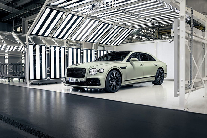 Ngắm màu sơn 100 năm tuổi có mặt trên xe Bentley thế hệ mới