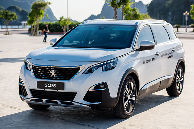 Peugeot 5008 được đại lý giảm giá sập sàn hơn 150 triệu đồng