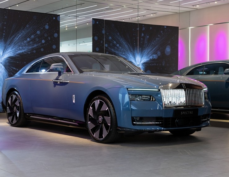 Rolls-Royce Spectre chốt ngày ra mắt các đại gia Việt, giá từ 18 tỷ đồng