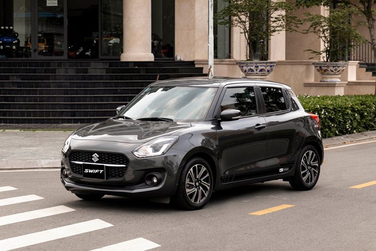 Suzuki Swift được ưu đãi tới 75 triệu đồng tại đại lý