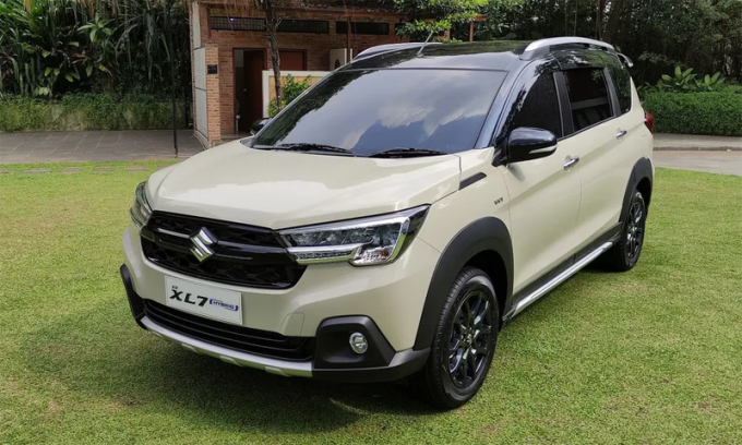 Suzuki XL7 thêm bản hybrid, giá từ 18.900 USD