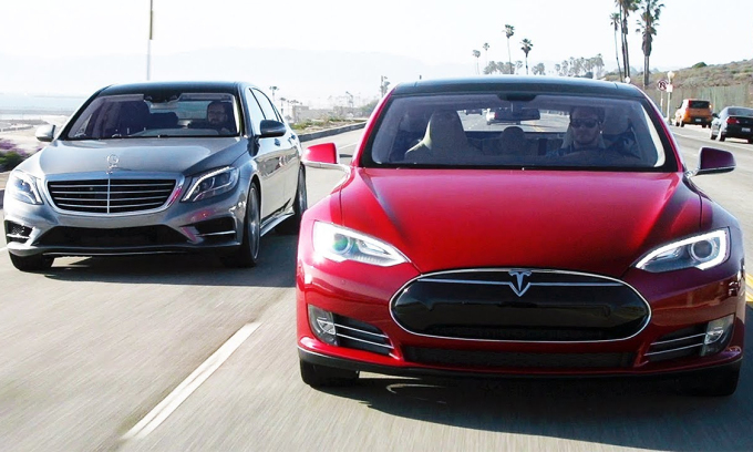 Tesla đánh bại Mercedes ở thị trường xe sang