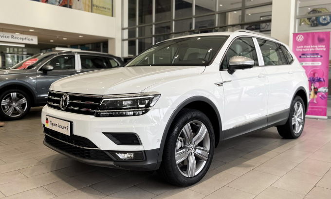 Volkswagen Tiguan giảm giá hơn nửa tỷ đồng