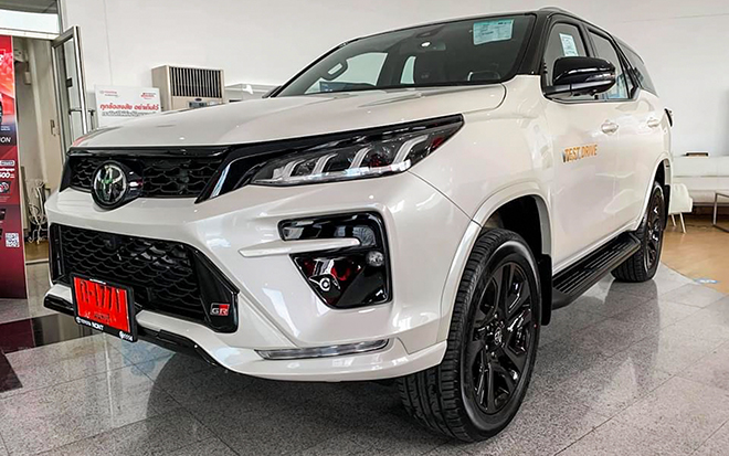 Toyota Fortuner bản thể thao GR Sport về đại lý tại Thái, sớm có mặt Việt Nam