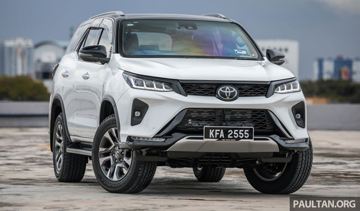 Toyota Fortuner mới sẽ có thêm động cơ dầu hybrid