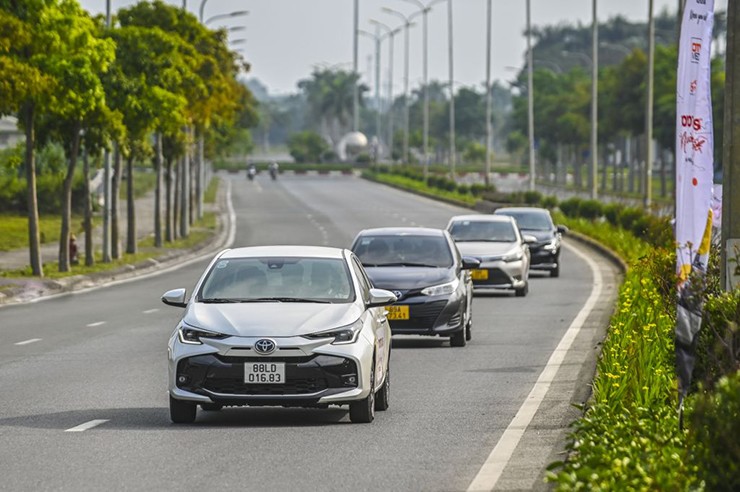 Toyota Việt Nam giảm giá Vios và Veloz Cross tới 47 triệu đồng