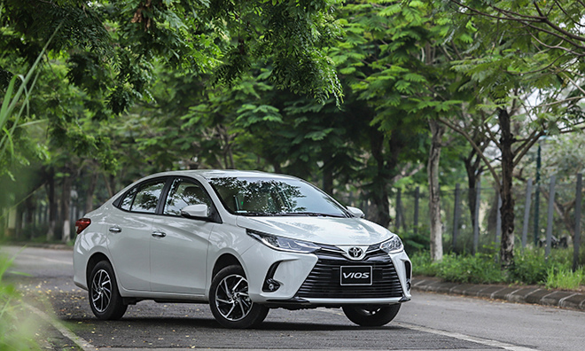 Toyota Vios giảm giá 50 triệu đồng, thu hút khách mua xe