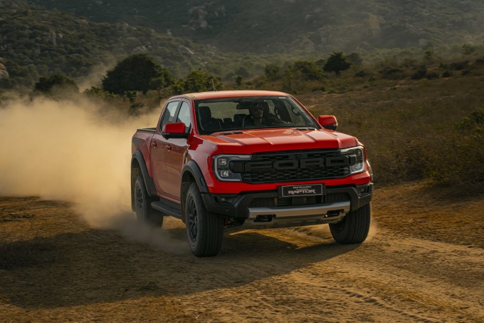 Ford Ranger Raptor mới - bán tải cho người thích tốc độ