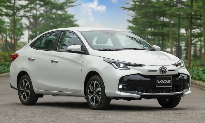 Toyota Vios giảm giá hàng chục triệu đồng