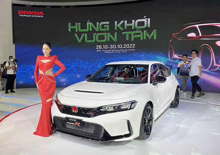 Ảnh thực tế Honda Civic Type R 2023 tại VMS 2022