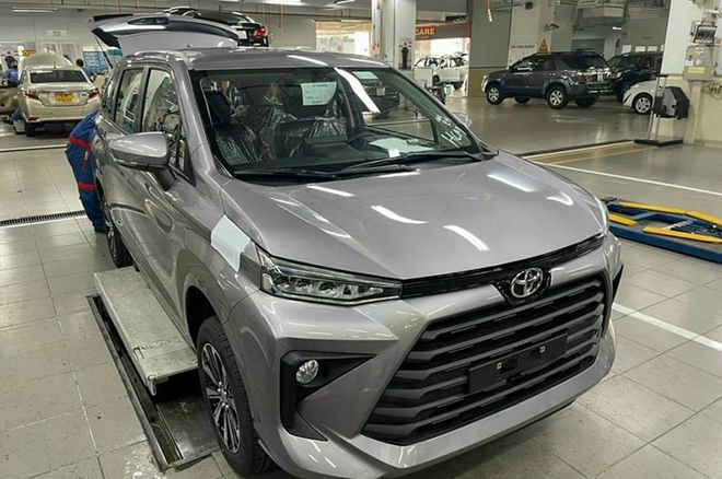 Ảnh thực tế Toyota Avanza Premio 2022 tại đại lý, MPV mới trong tầm giá 500 triệu