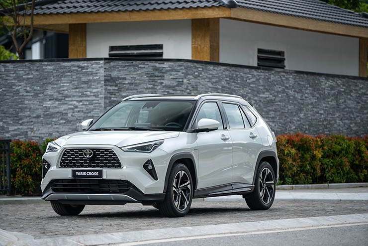 Giá xe Toyota Yaris Cross niêm yết và lăn bánh tháng 11/2023