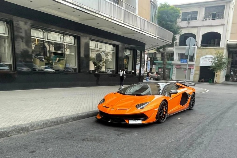 Lamborghini Aventador SVJ Roadster ra biển Tây Ninh, giá khoảng 50 tỷ đồng