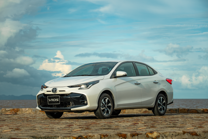 Toyota Vios bỏ xa các đối thủ trong nửa đầu 2025