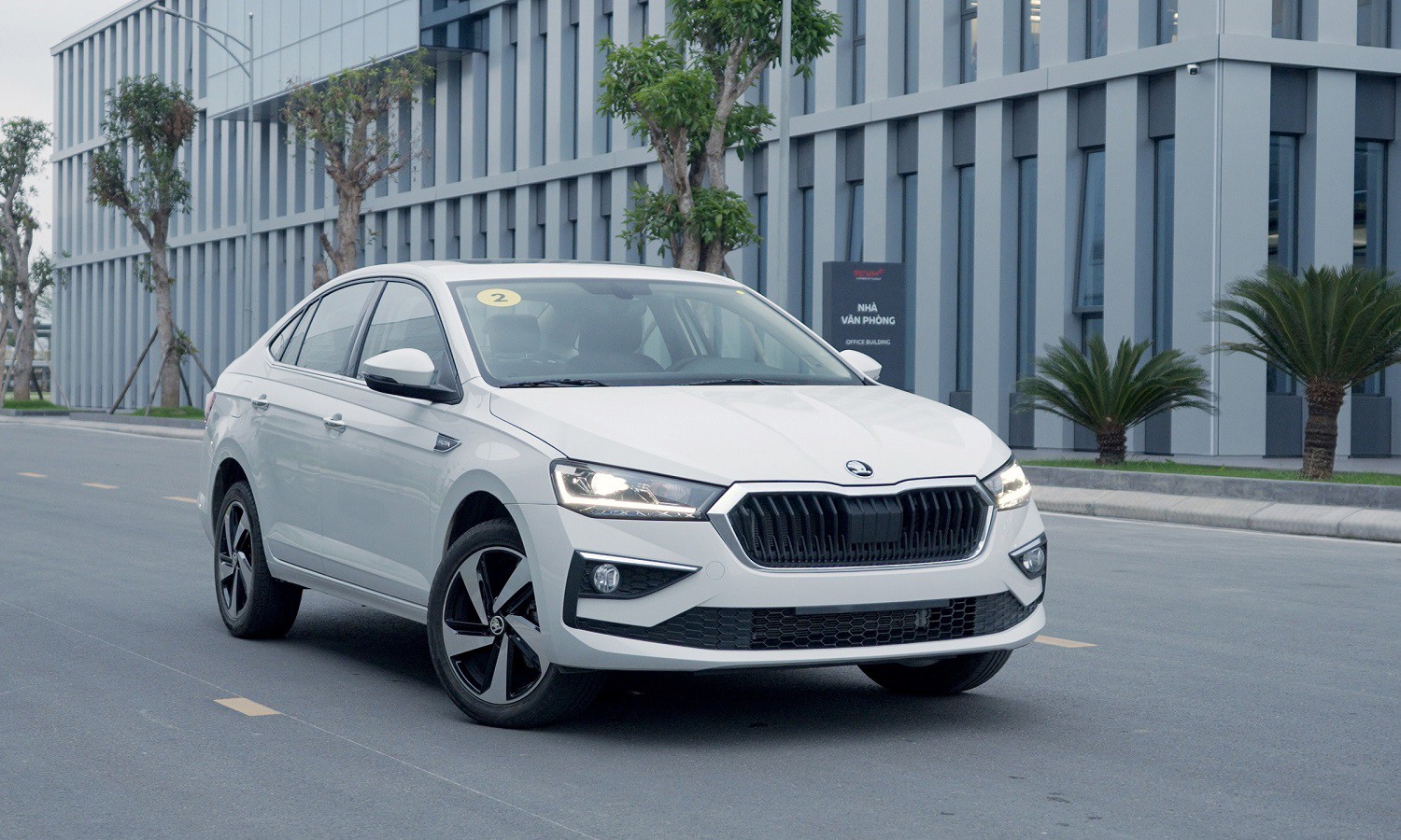 So sánh Skoda Slavia và Toyota Vios: Chọn "chất Âu" hay "giá trị cốt lõi"?