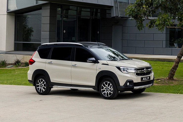 Giá xe Suzuki XL7 mới nhất kèm ưu đãi tháng 8/2025
