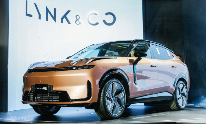 Xe plug-in hybrid Lynk & Co 08 ra mắt, giá từ 1,299 tỷ đồng