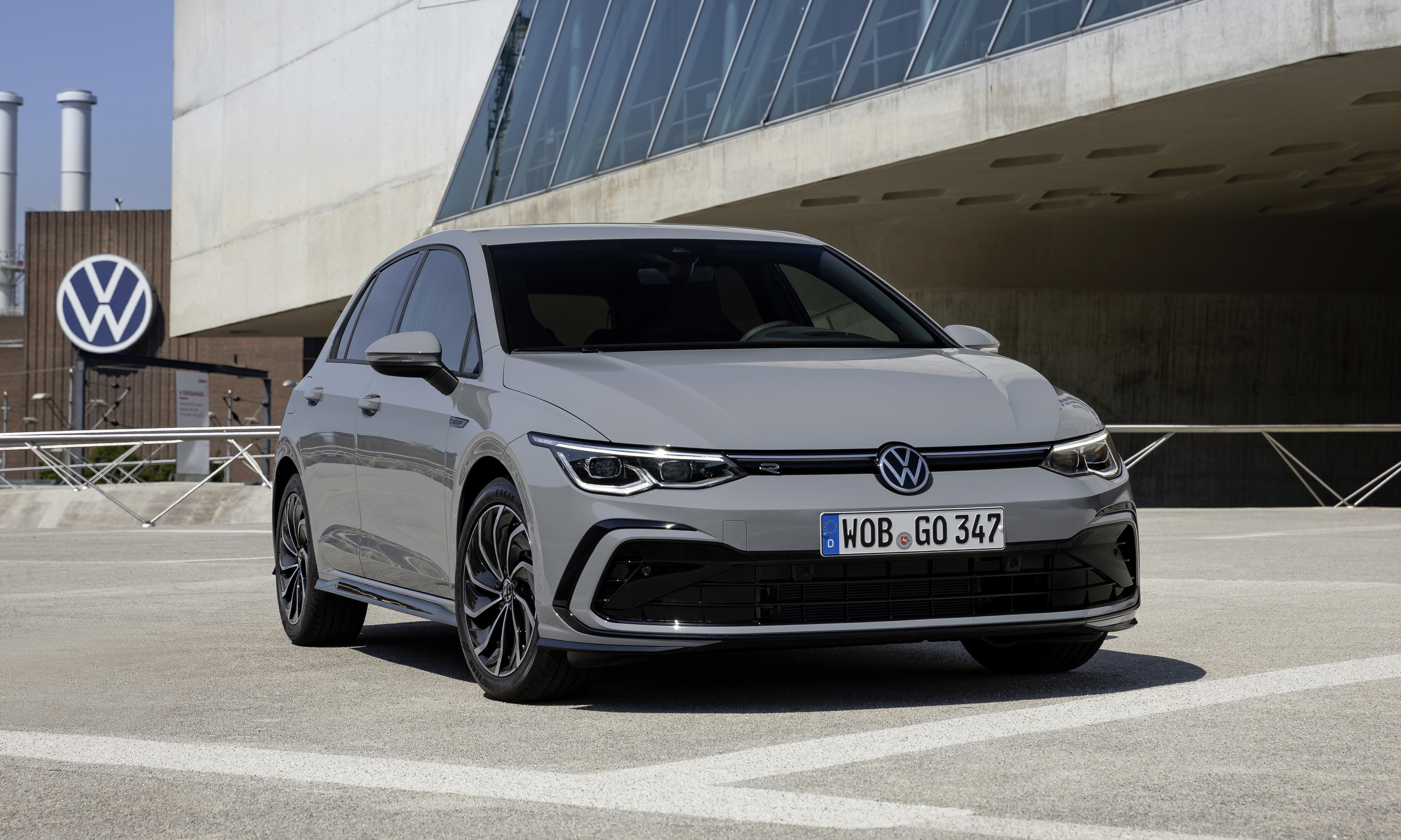Volkswagen Golf - hot hatch có giá từ 798 triệu đồng
