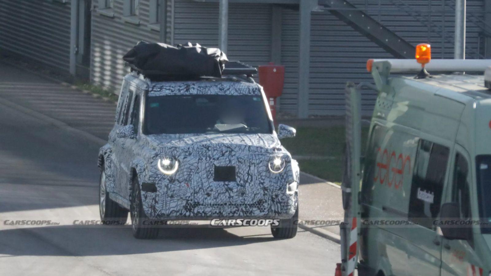 Mercedes-Benz G-Class mini chạy thử trên đường phố