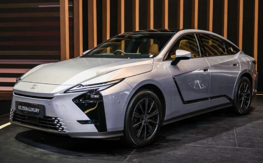 Lexus trình làng mẫu xe xe ES thế hệ mới và thêm bản thuần điện